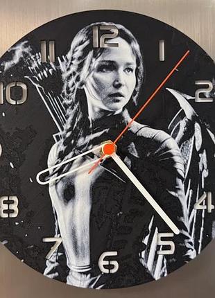 Настінний годинник кітнісс евердін "голодні ігри" (the hunger games) 3d-друк, 170 мм
