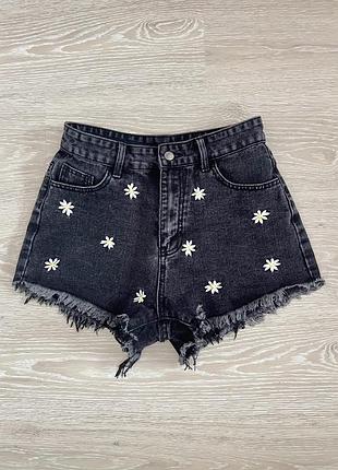 Denim go жіночі класнючі шортики з кишенями в ромашку