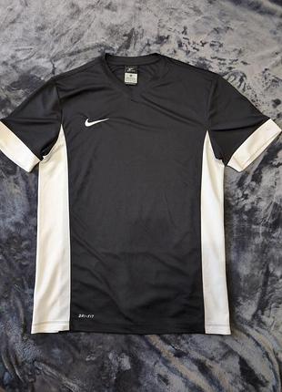 Чоловіча спортивна футболка nike,  розмір м, чорна