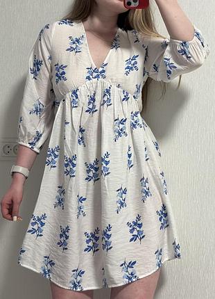 Біла сукня-сарафан із блакитними квітами h&m / легкиц сарафан h&m