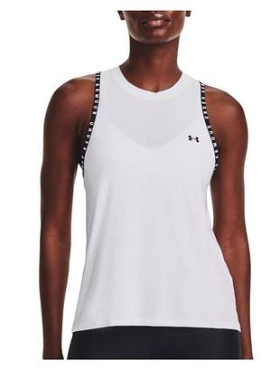Жіноча спортивна майка under armour knockout novelty tank у білому кольорі.