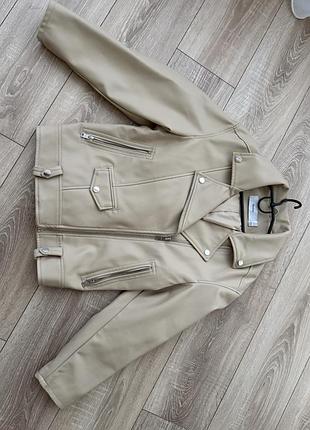 Жіноча куртка bershka, s