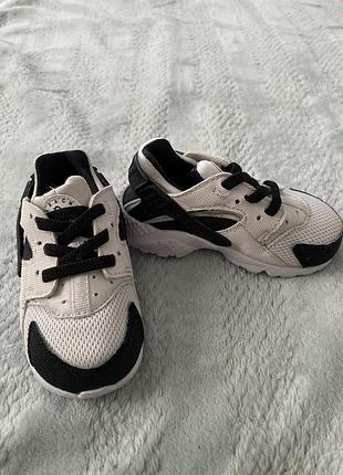 Продам дитячі кросівки nike