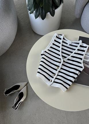 Вʼязаний жилет h&m жилет у смужку трендовий жилет в стилі old money з ґудзиками