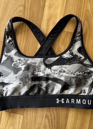 Спортивний топ з чашками under armour розміру с