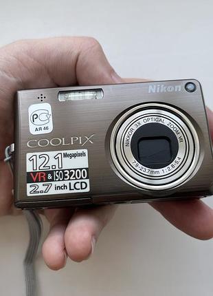 Фотоаппарат компактна стильна камера nikon coolpix s700 бронзова