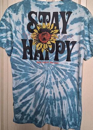 Футболка stay happy