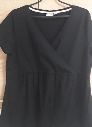 Blue motion
44/xxl/52
черная женская хлопковая футболка на груди на запах
идеальное состояние
