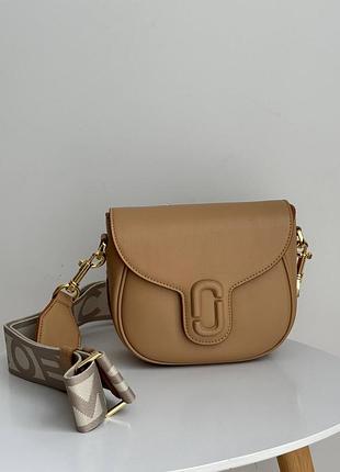 Marc jacobs the covered j marc saddle bag вишукана форма «сідло» (saddle bag) 🤎