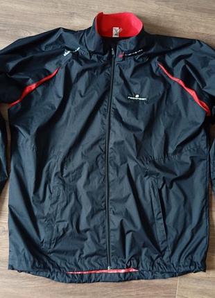Брендовая спортивная куртка decathlon.