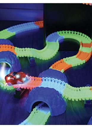 Світна гоночна траса glow racing set 240 деталей з машинкою дитячий автотрек
