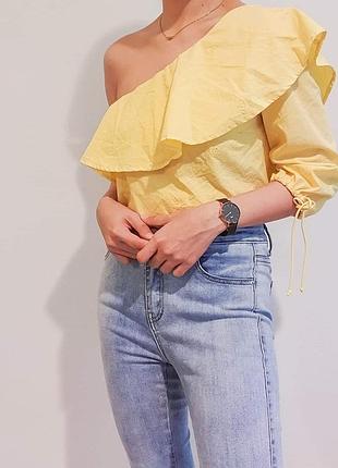 Топ bershka на одне плече розміру с/м