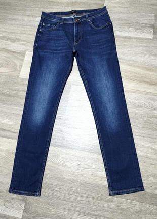 Чоловічі джинси river island, розмір за биркою — 32/32, але маломірять — за фактом 30-й розмір.