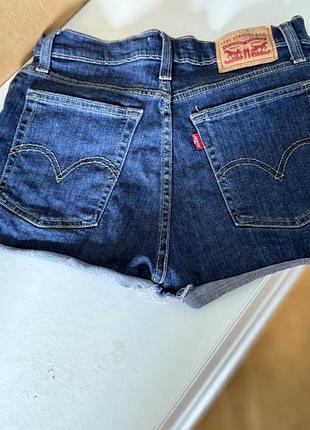 Жіночі джинсові шорти levi's з високою посадкою, відрізані, синього кольору, розмір 27
