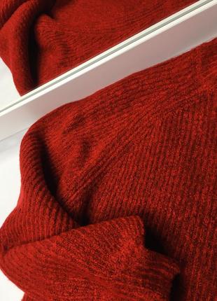 Красный свитер из приятного материала размер с2 фото