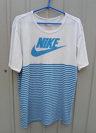 Мужская футболка nike.