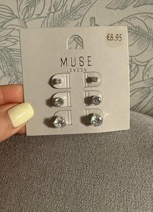 Нові пусети сережки muse