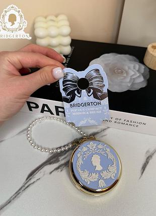 Маленьке кругле дзеркальце primark × bridgerton