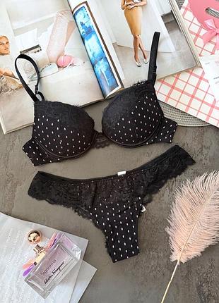 Красивий комплект білизни з push-up від intimissimi