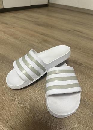 Шльопанці adidas оригінал 24,5 см