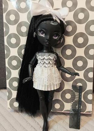 Лялька rainbow high shadow high shanelle onyx grayscale лялька рейнбоу шедоу хай шанель онікс