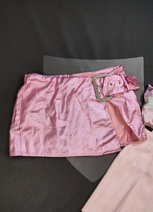 Розовая блестящая мини юбка prettylittlething с поясом s-m