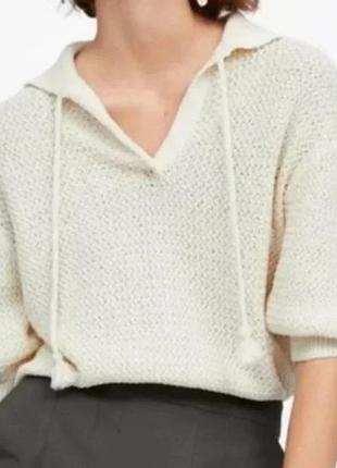 Бежевий в'язаний светр zara з коміром поло та рукавами ліхтариками.