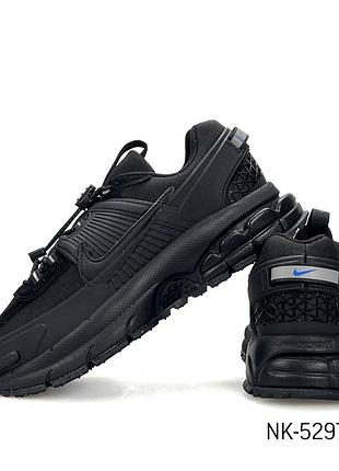 Чоловічі кросівки nike zoom vomero roam