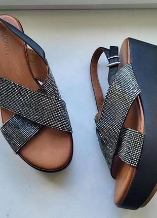 Inuovo platform sandals