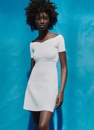 Мила приталена сукня zara