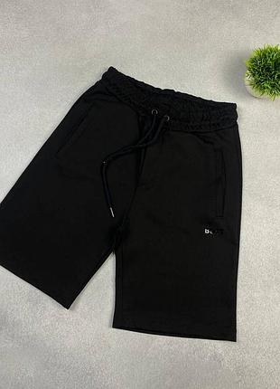 Чоловічі шорти hugo boss в чорному кольорі