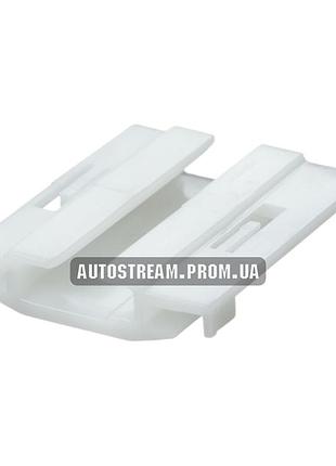 Клипса, фиксатор крепления молдинга двери renault oem 7701040837
