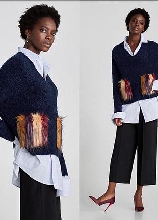 Теплий светр бренду zara , в складі шерсть , мохер, лама , має декоративні кармани, синій светр , розмір  s
