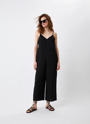Жіночий чорний лляний комбінезон палаццо на бретелях uniqlo