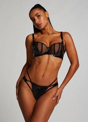 Арт.2304 комплект бюстик на косточках и трусики стринги рс hunkemoller.