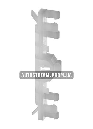 Клипса, фиксатор крепления лобового стекла volvo oem 31333165