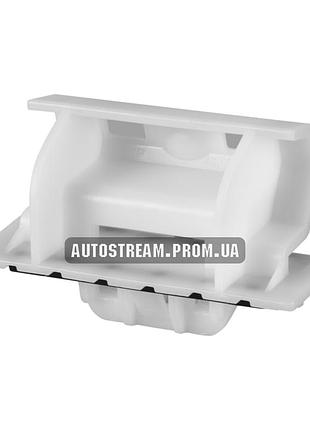 Кліпса, фіксатор кріплення молдингу порога audi oem 4g0853909a