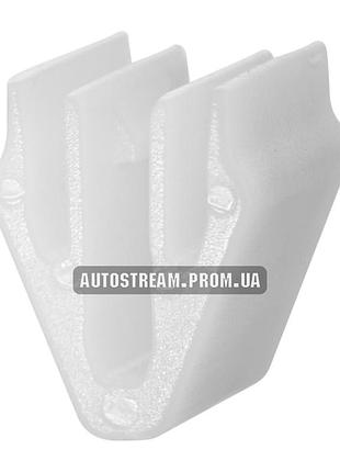 Кліпса, фіксатор кріплення обшивки багажник tesla oem 1496105-00-b