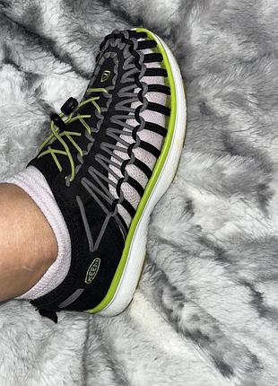 Гібридні кросівки-сандалі keen uneek — оригінал
