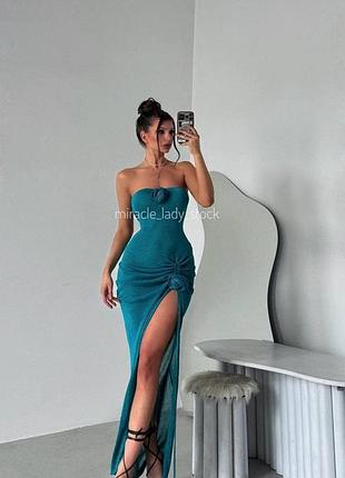 Prettylittlething віскозна блискуча сукня з трояндами та стяжкою