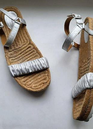Kiomi leather sandals