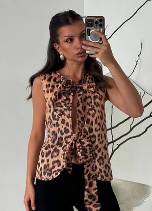 Prettylittlething леопардовий топ-жилетка на завязках спереду