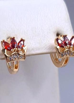 Сережки xuping корона з медичного золота, позолота. довжина 1,2 см. ширина 0,8 см.