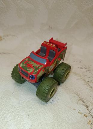Машинка вспыш в камуфляжной расцветке mattel monster machines