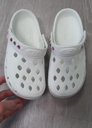 Жіночі крокси skechers