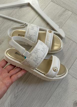 Красиві босоніжки michael kors