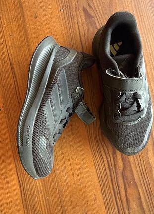 Кросівки adidas 29 розмір , устілка 17,5