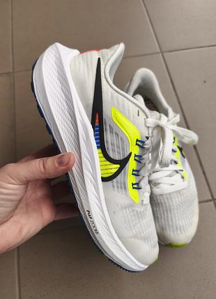 Оригинальные кроссовки nike