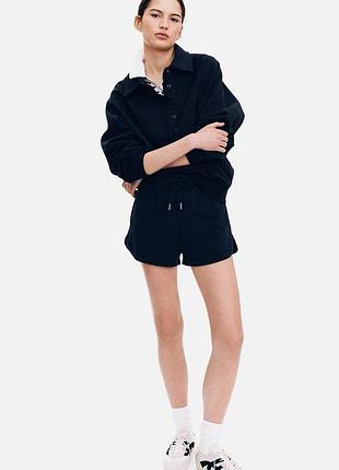 М h&m нові фірмові базові жіночі шорти з світшотової тканини