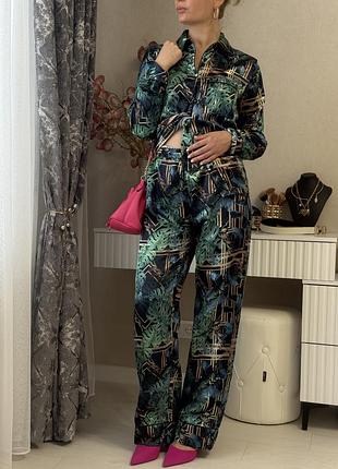Вишуканий костюм у піжамному стилі prettylittlething original